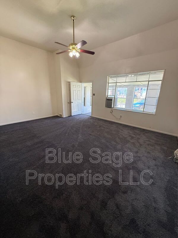 1427 Simpson St – photo 4
