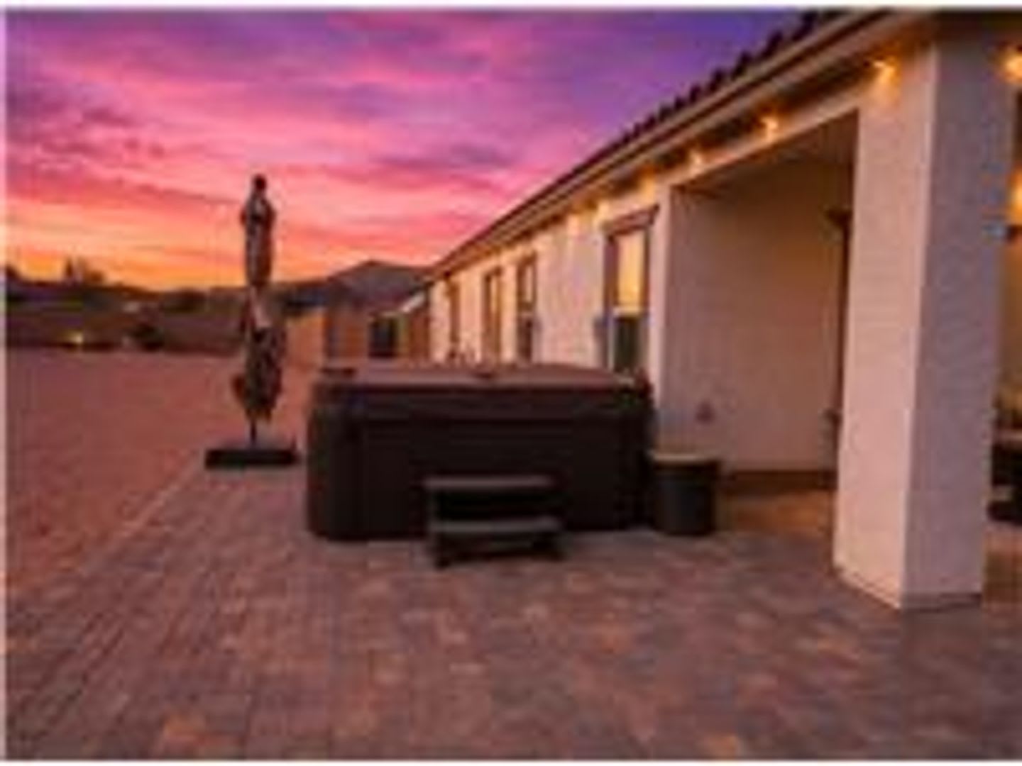 Beautiful Single Story Home Built In 2023 Featuring 4 Bedrooms 3 Bathrooms And Approximately 2 800 Square Feet Of Living Space – photo 2