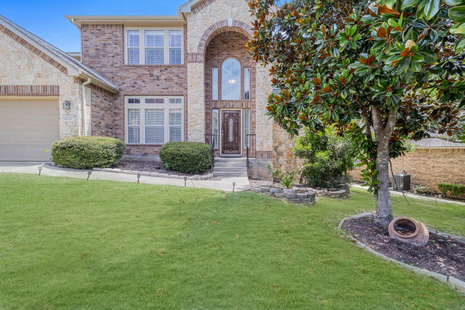 Gorgeous 4 Bd 3 5 Ba 2 Car Garage Available In Sonoma Ranch Helotes Move In Special 500 Off – photo 2