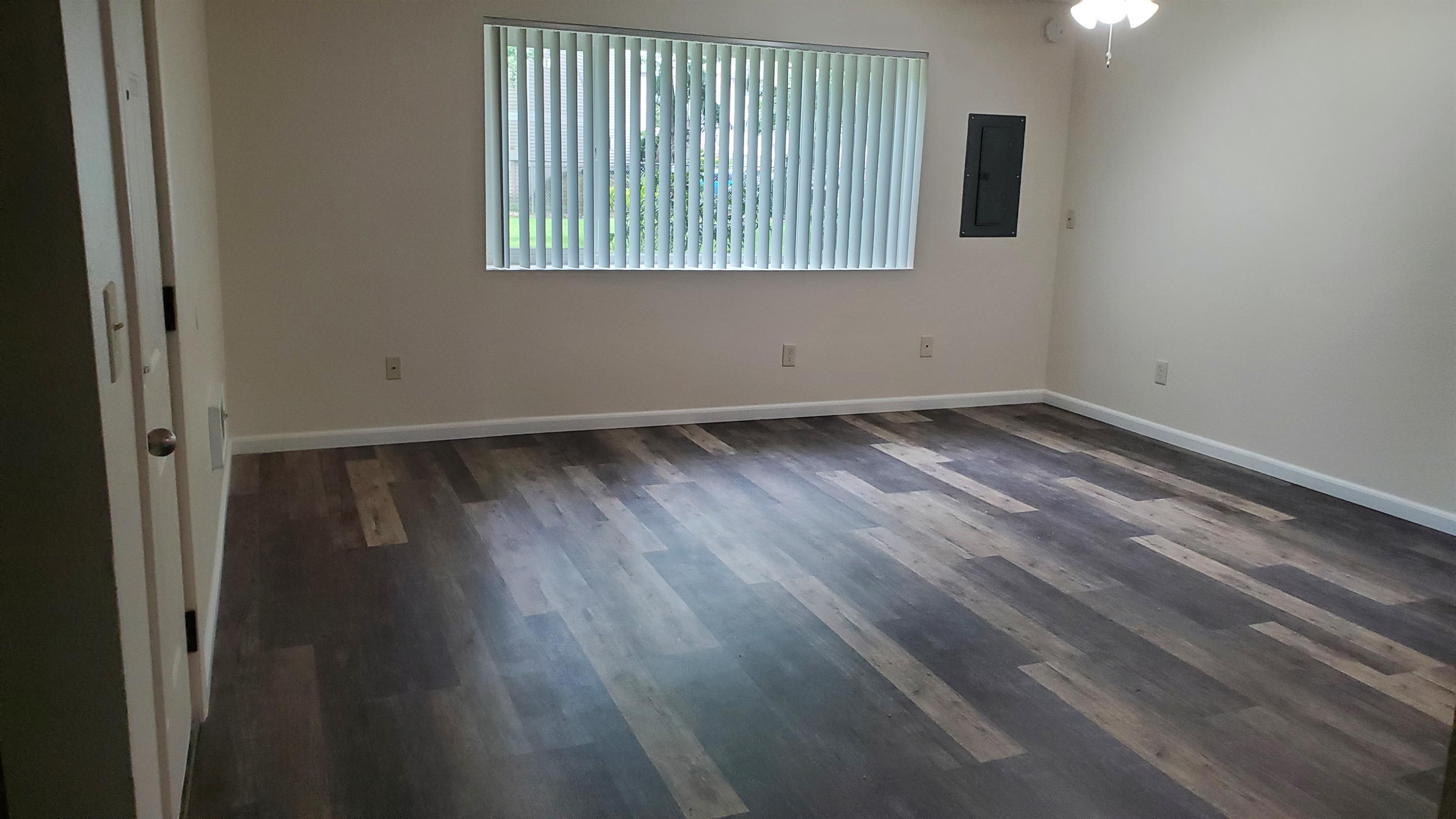 1353 NE Hogan PL – photo 4