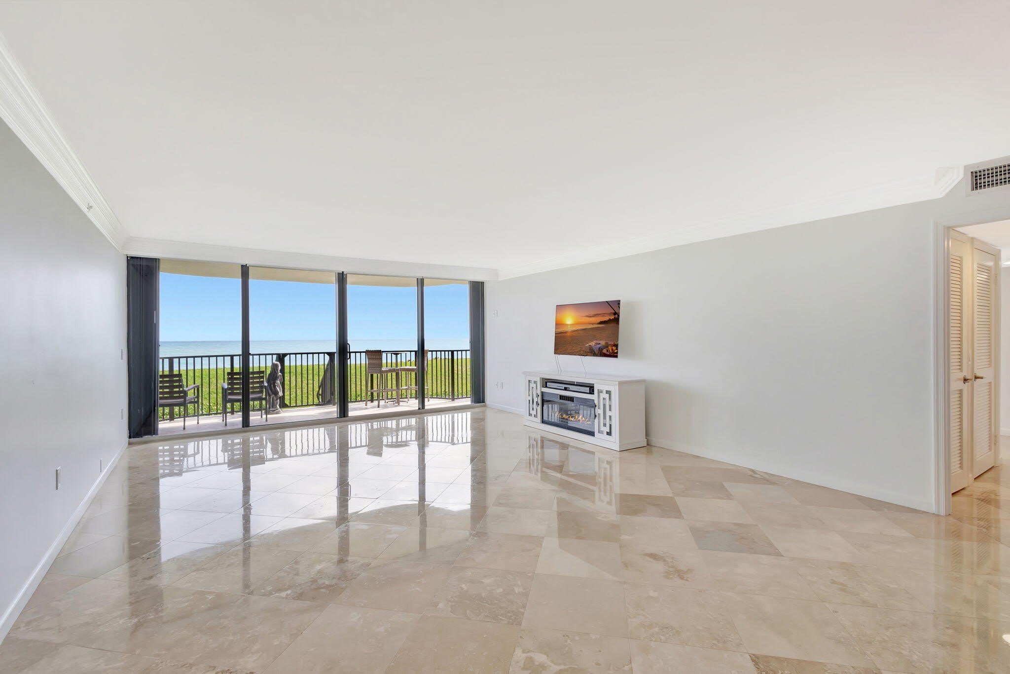 400 Beach Road – photo 3