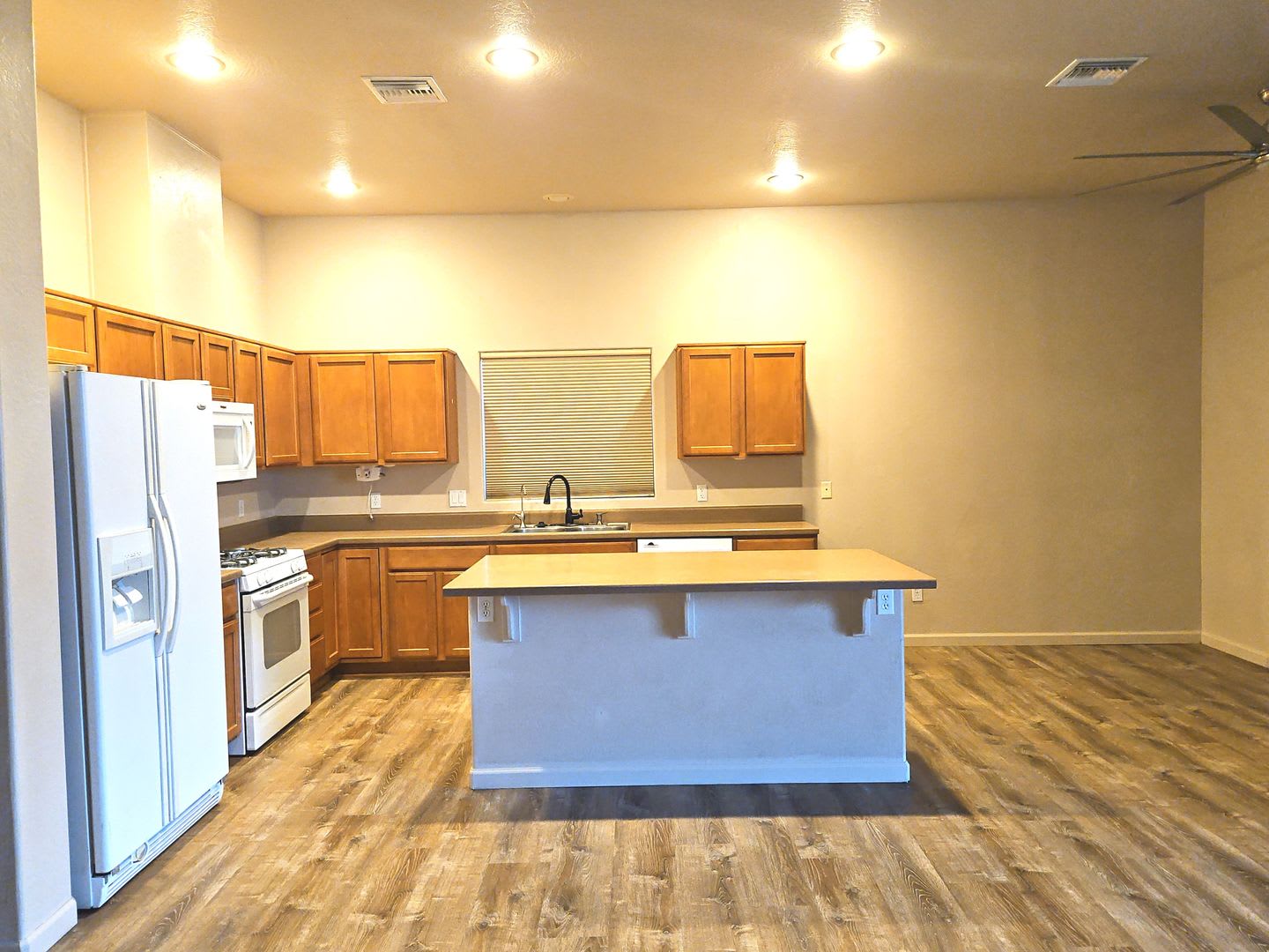 4 bedroom for lease in Picacho subdivision – photo 4
