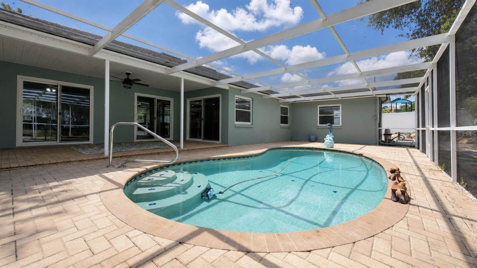 2469 Lackland Avenue – photo 2