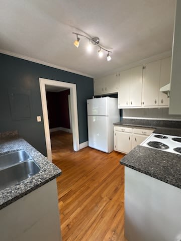 1020 Hancock Drive – photo 4