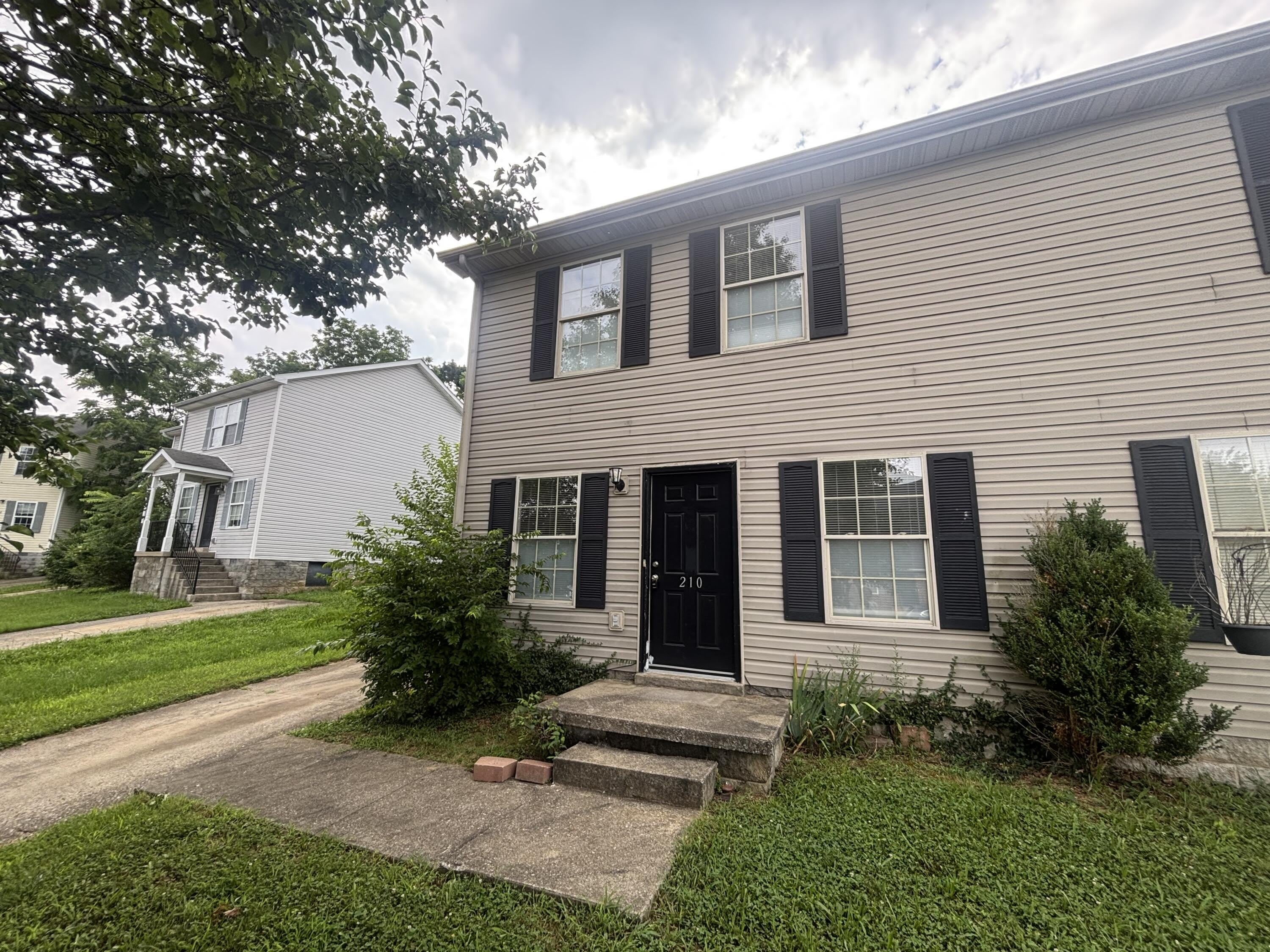 210 Maple Leaf Lane – photo 1