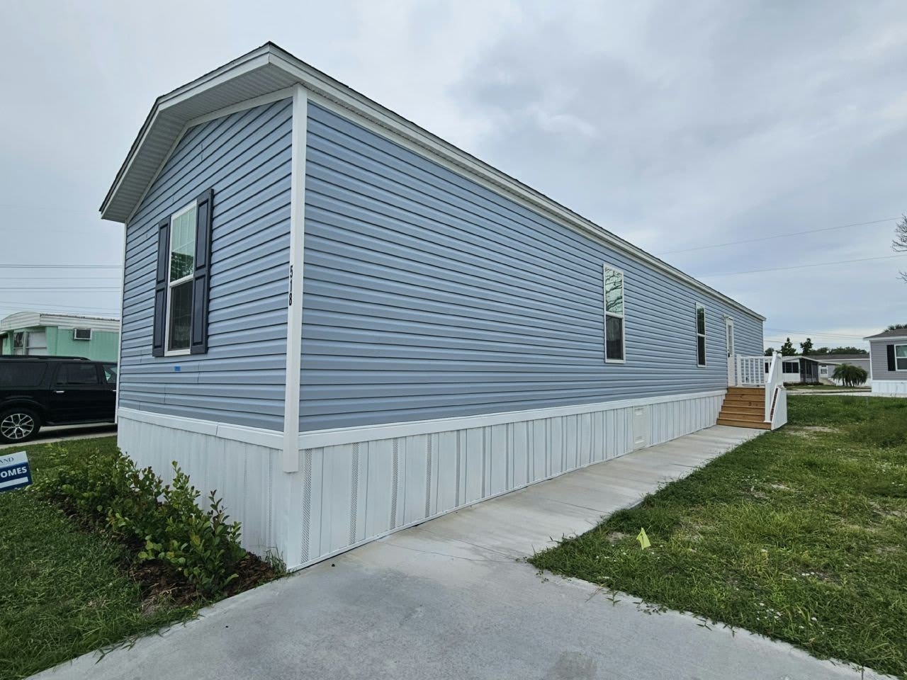 518 Suwanee Drive – photo 1