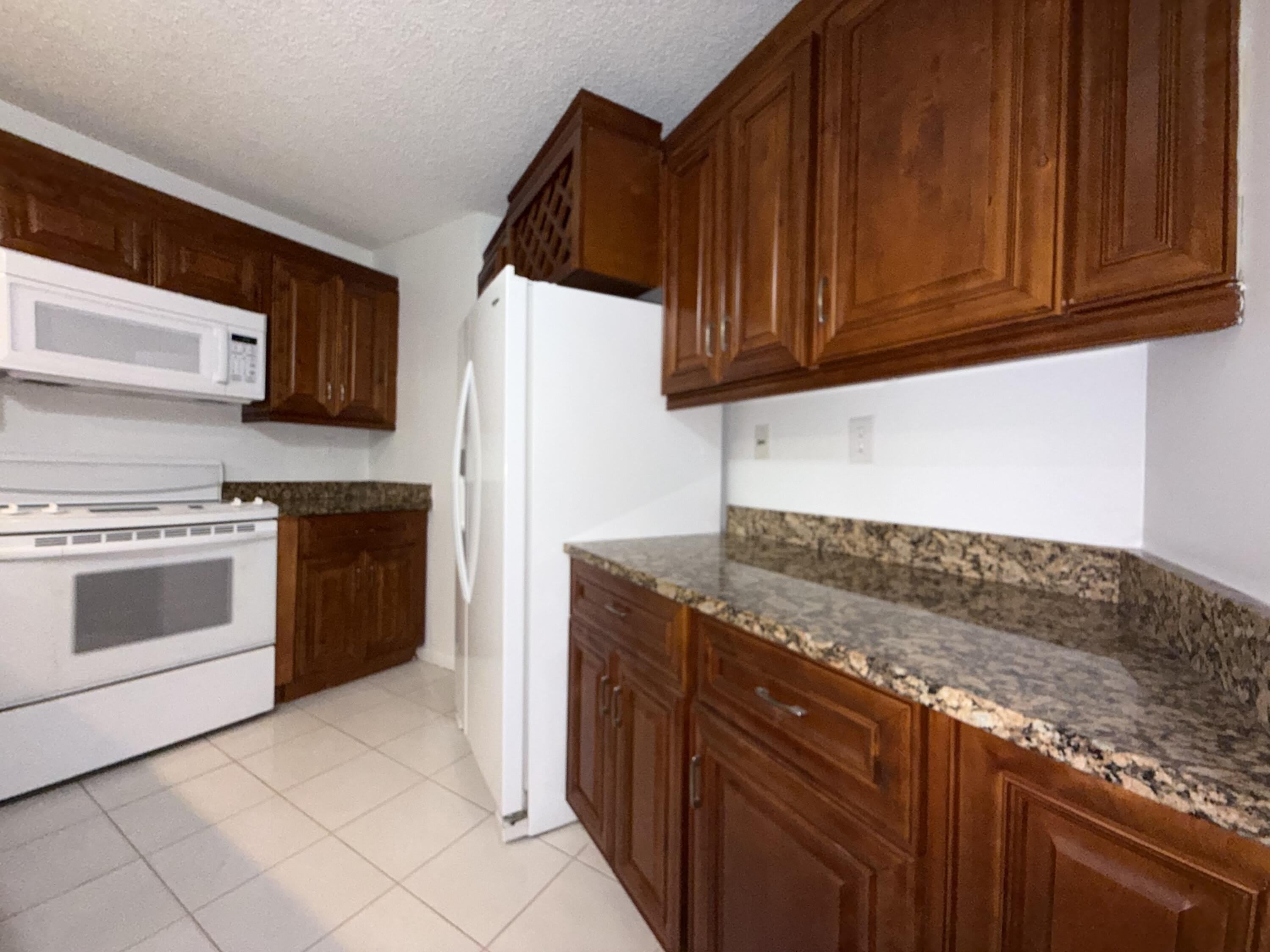 3757 Victoria Drive – photo 4