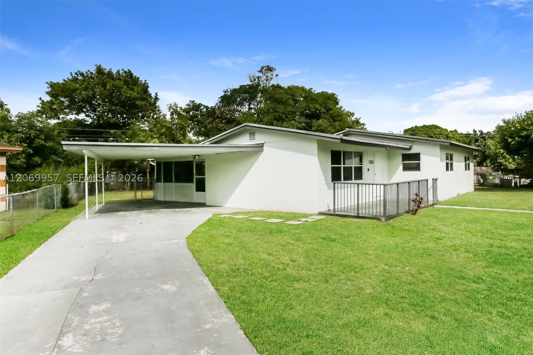 1101 NW 18th St – photo 2