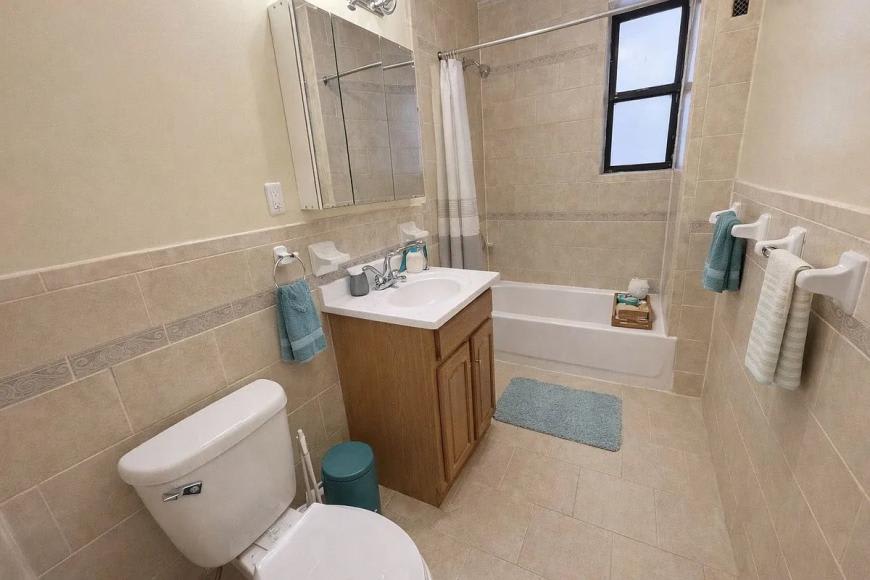 1489 Beach Avenue – photo 3