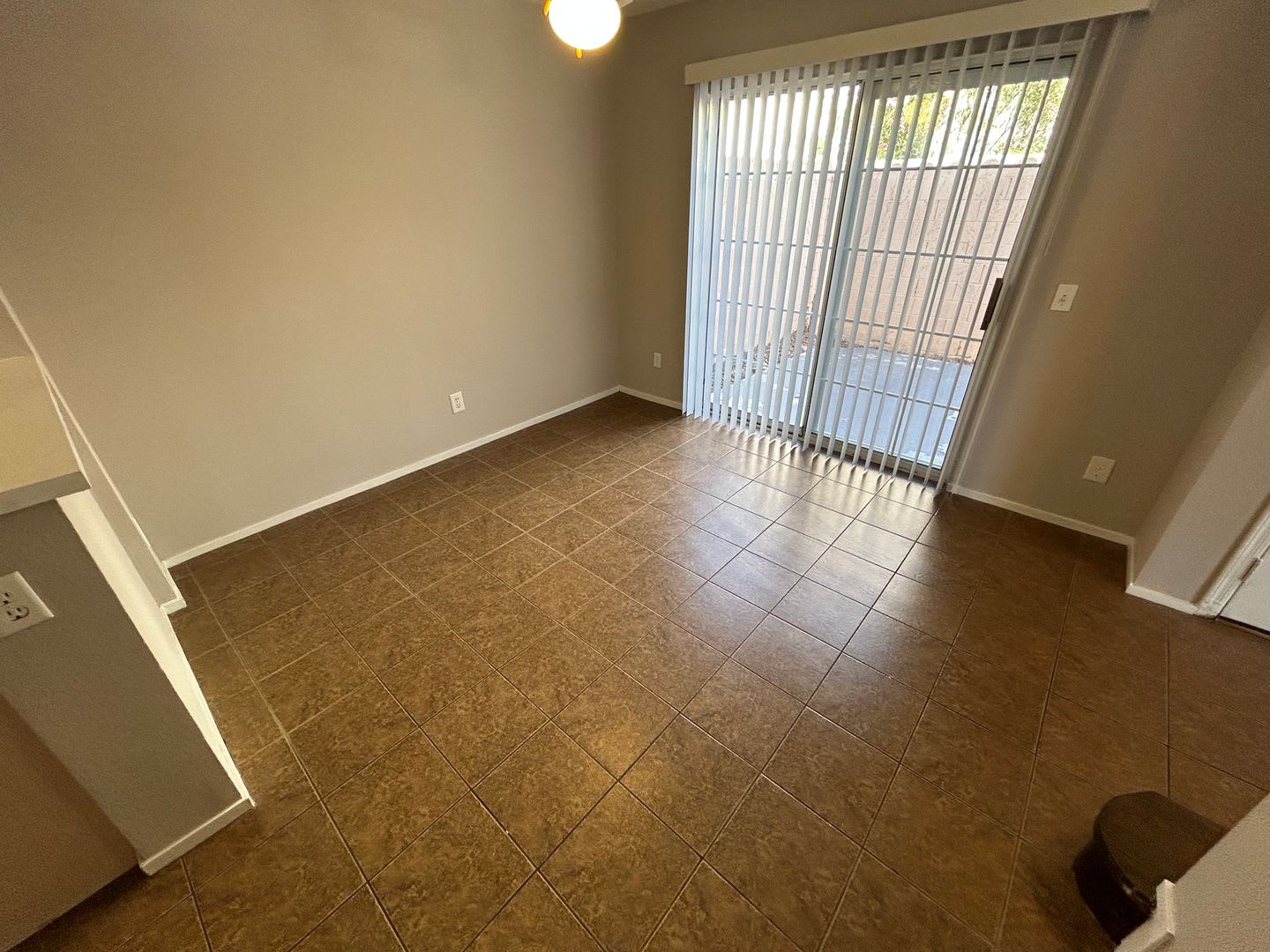 Limited Time Only 500 Off Second Months Rent Inviting Home With Open Layout In A Prime Northwest Location – photo 5