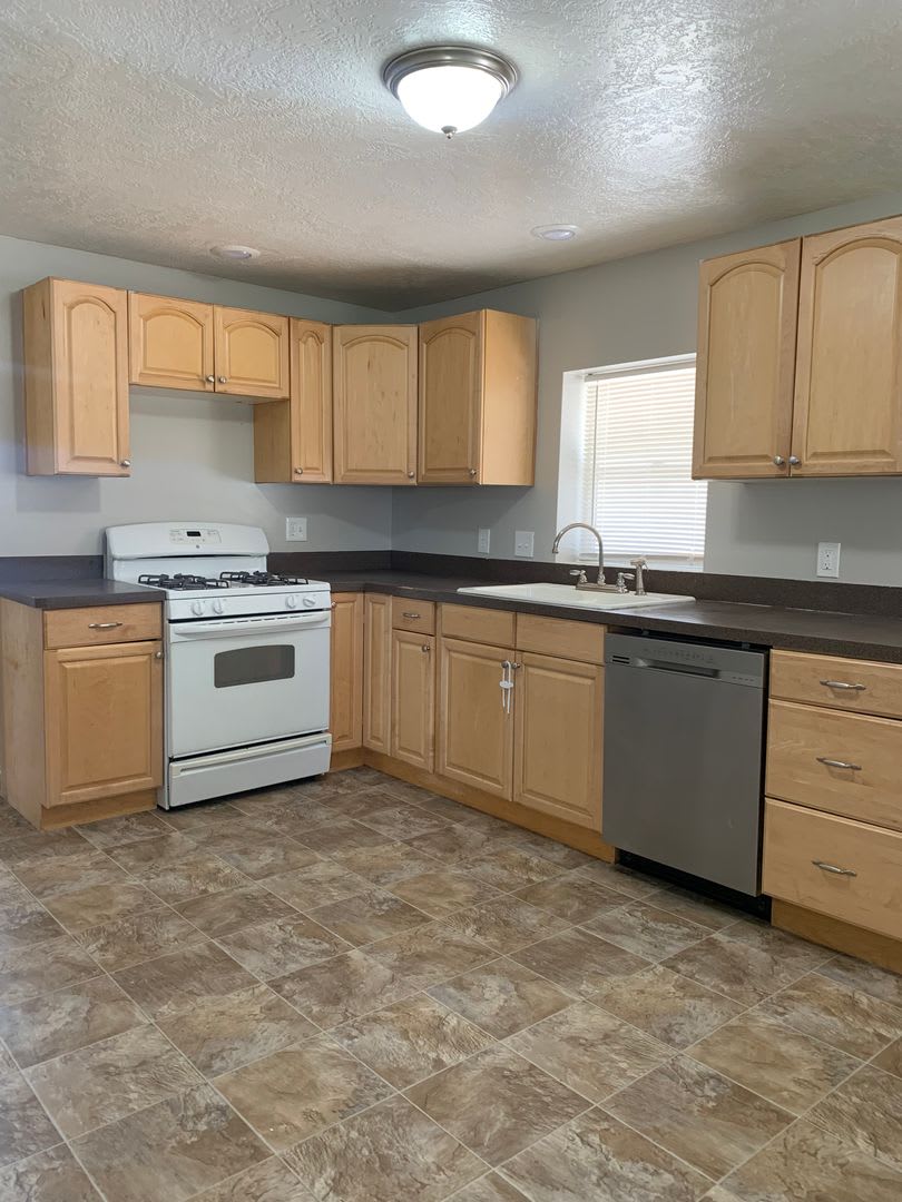4 Weeks Rent on Us! – photo 2