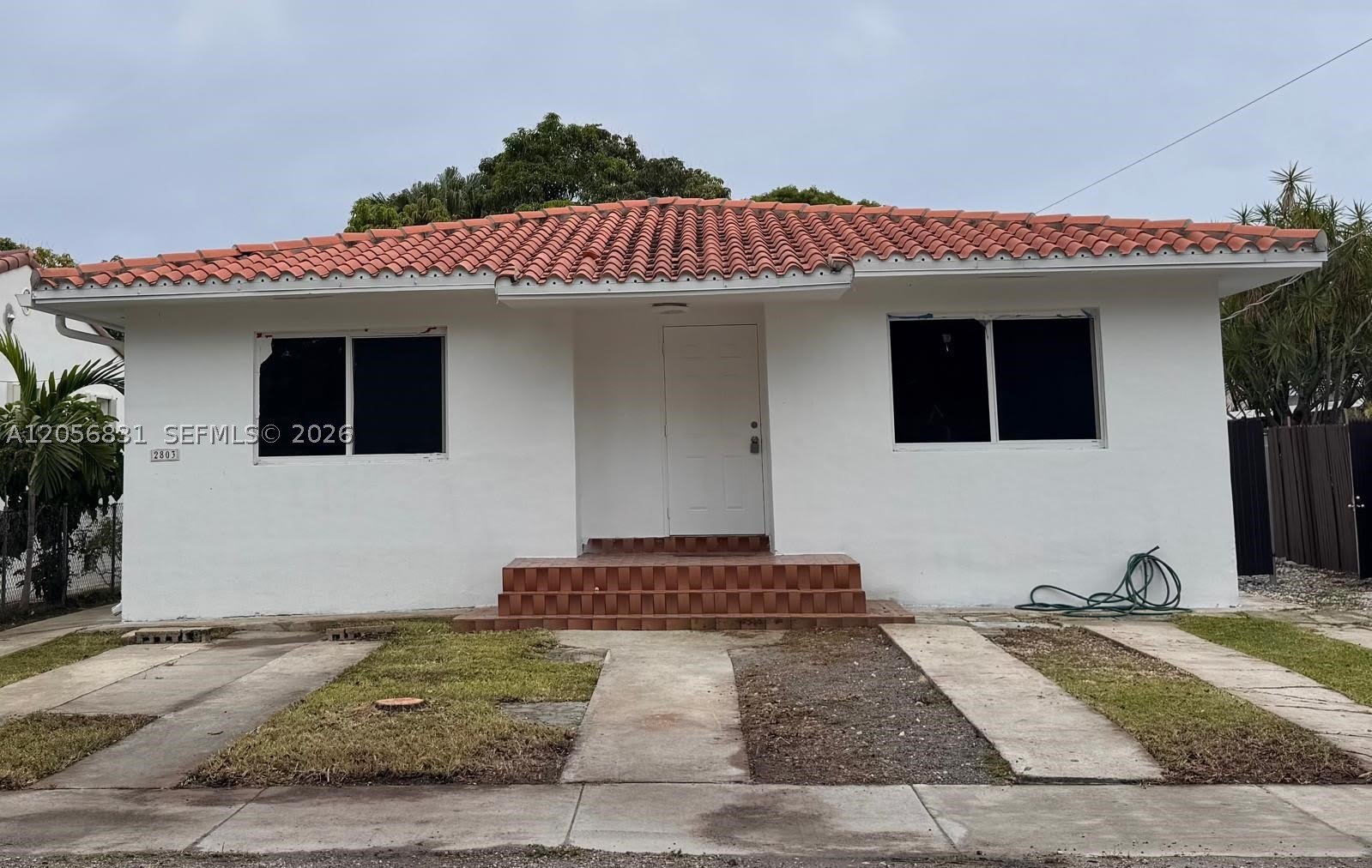 2803 SW 26th St – photo 1