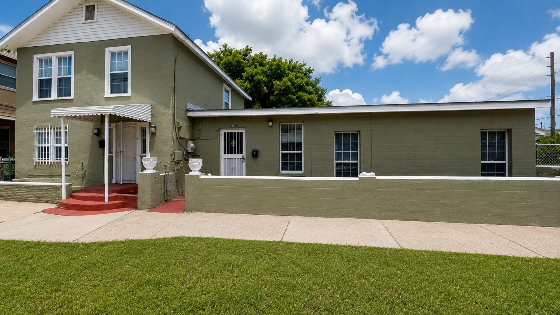 1049 Pippin St. Unit B – photo 2