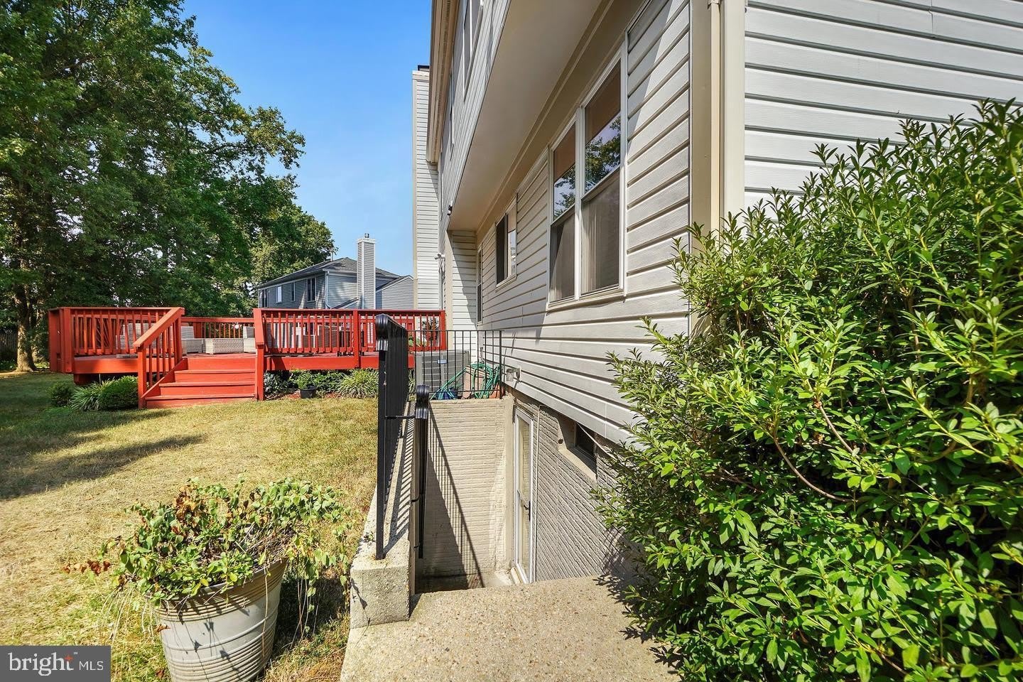 2505 FALLING BROOK Terrace – photo 2