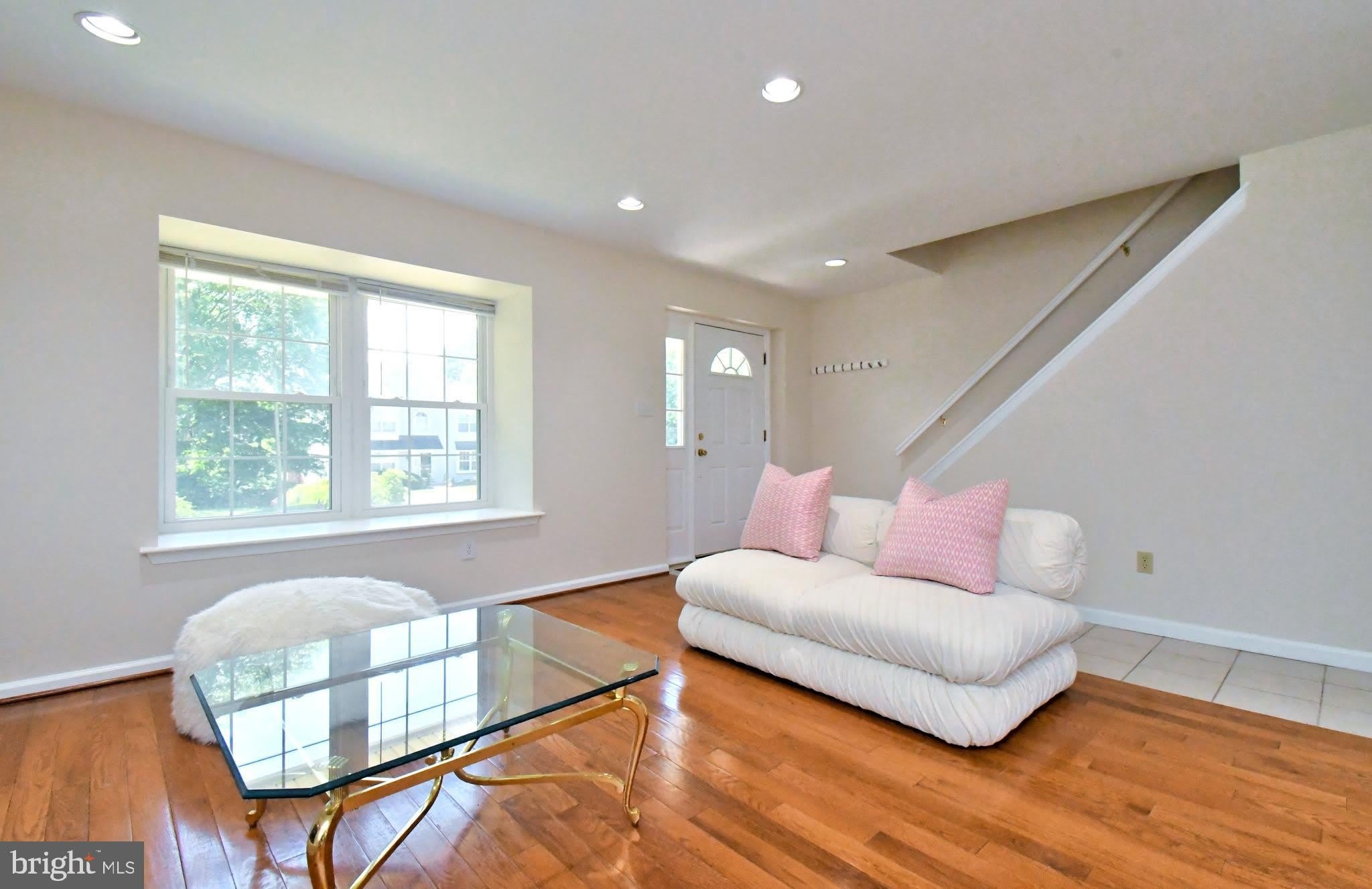2489 HILLENDALE Drive – photo 4