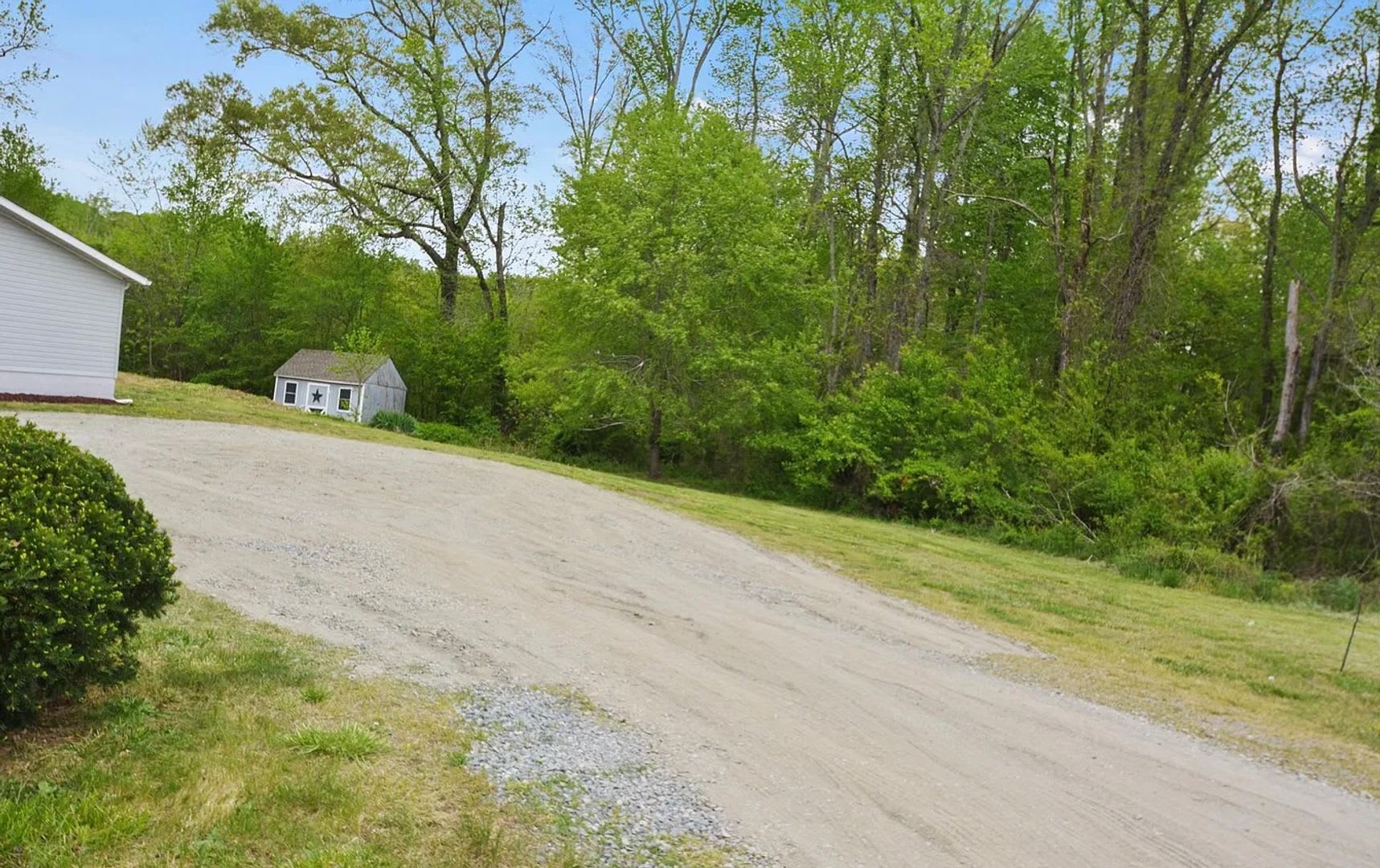 Coming Soon Private Country Retreat On 11 Acres 3 Bedrooms 2 Bathrooms Available September 1St – photo 2
