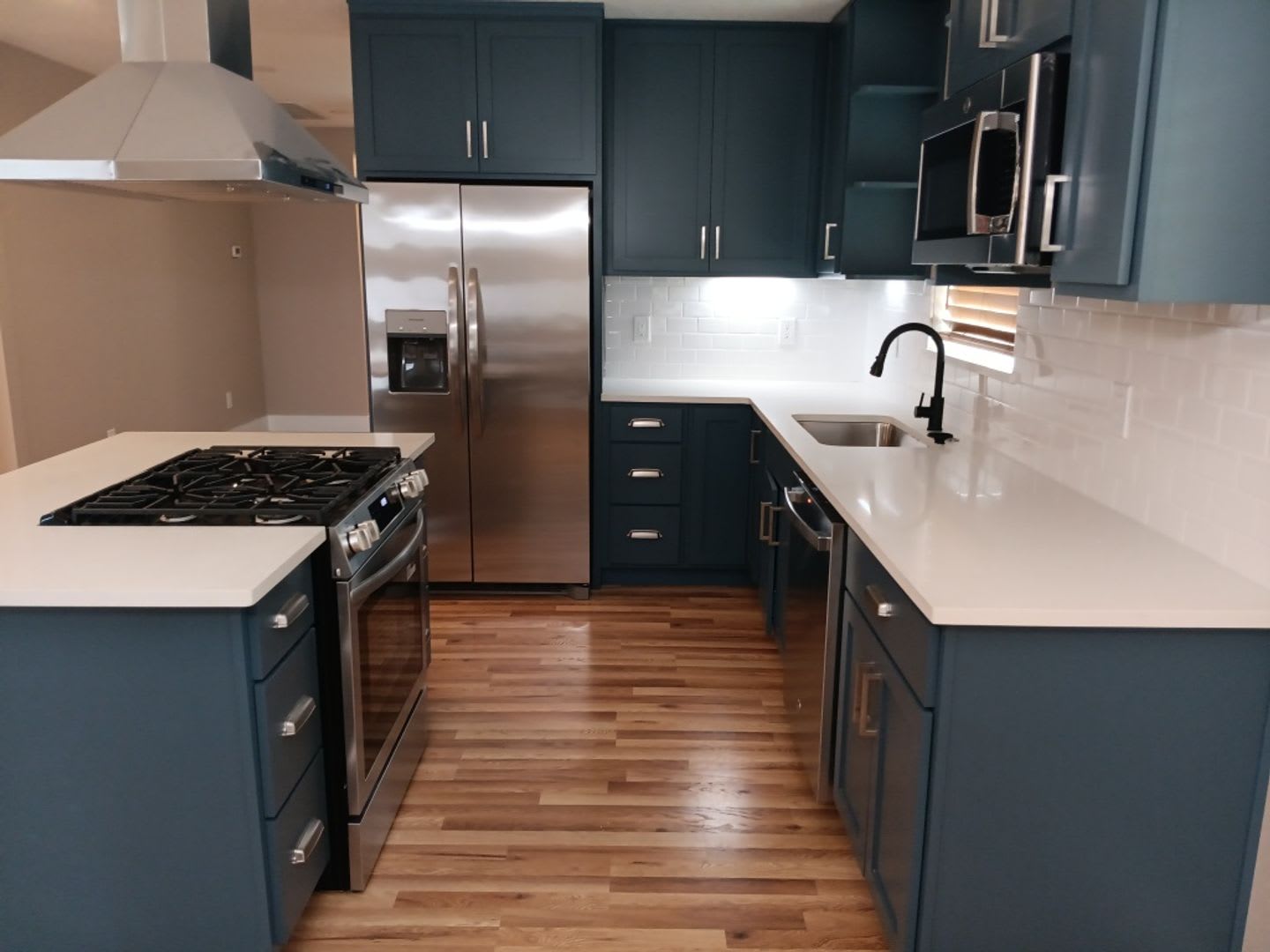 3 Bedroom, 2 Bathroom Home! Schedule a Showing! – photo 2