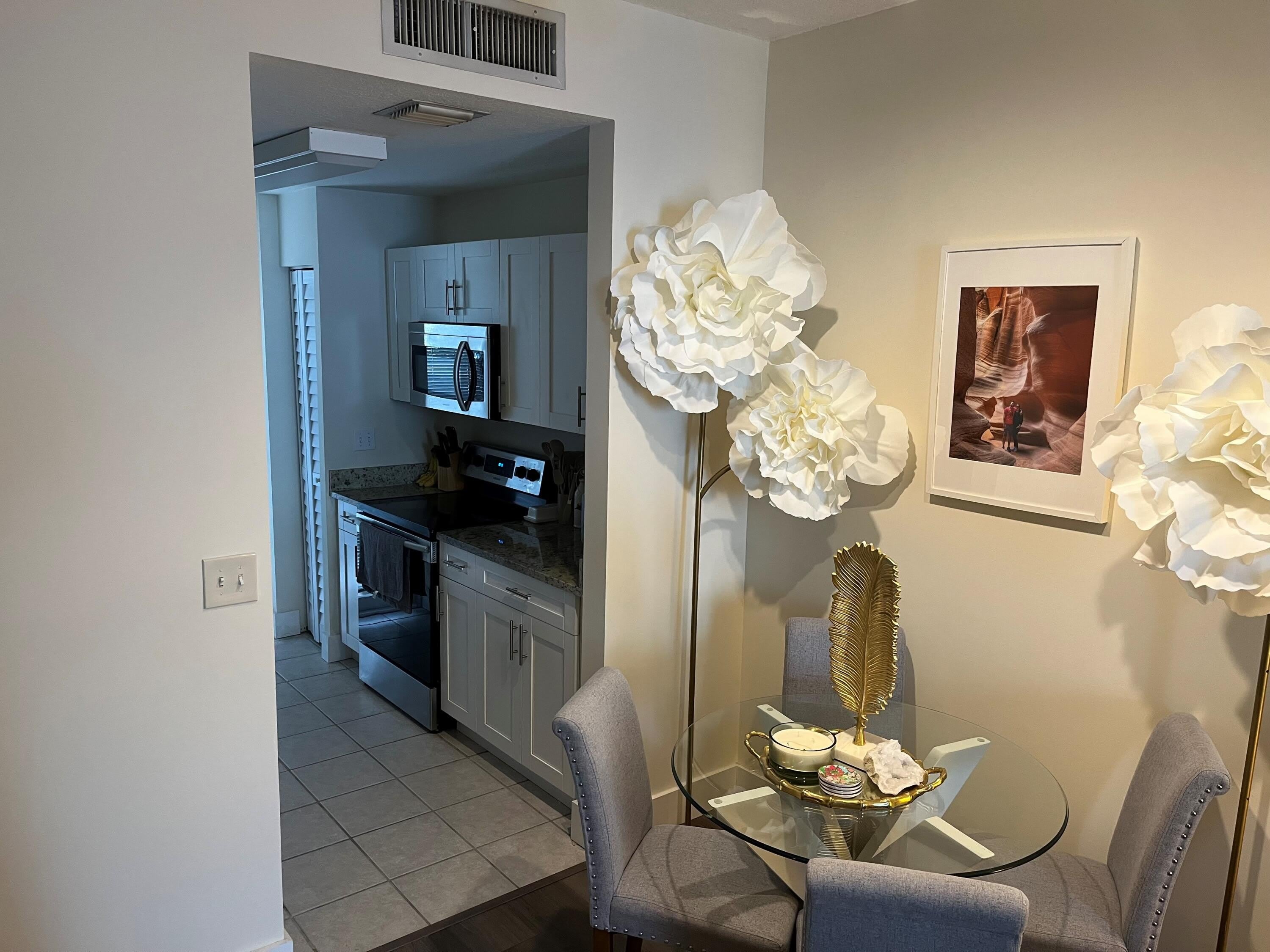 1152 University Boulevard – photo 2