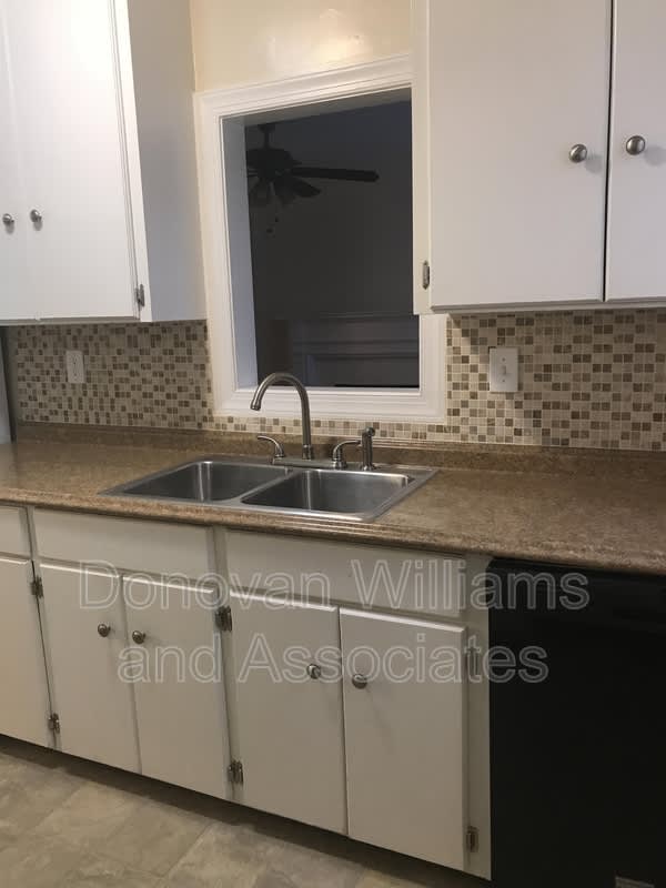 2200 Thurmond St – photo 4