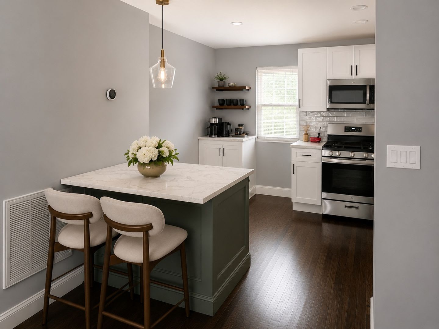 Spacious 2-Bed Townhouse-Style Home – photo 5