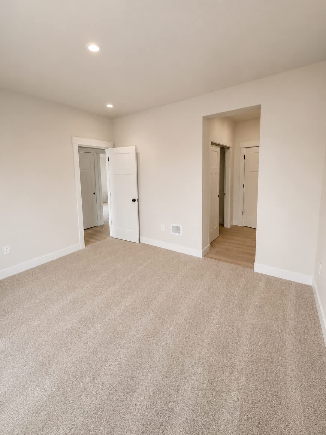360 Clover St – photo 5