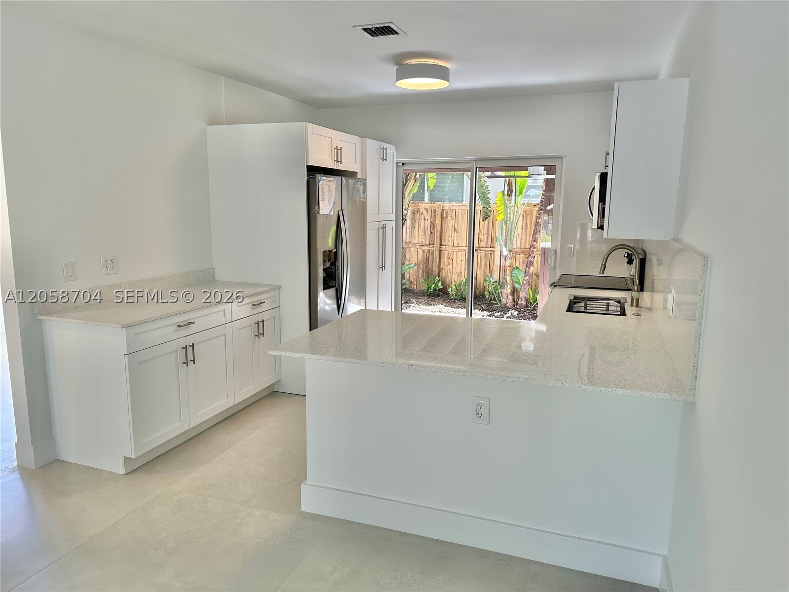 12125 NE 7th Ave – photo 3