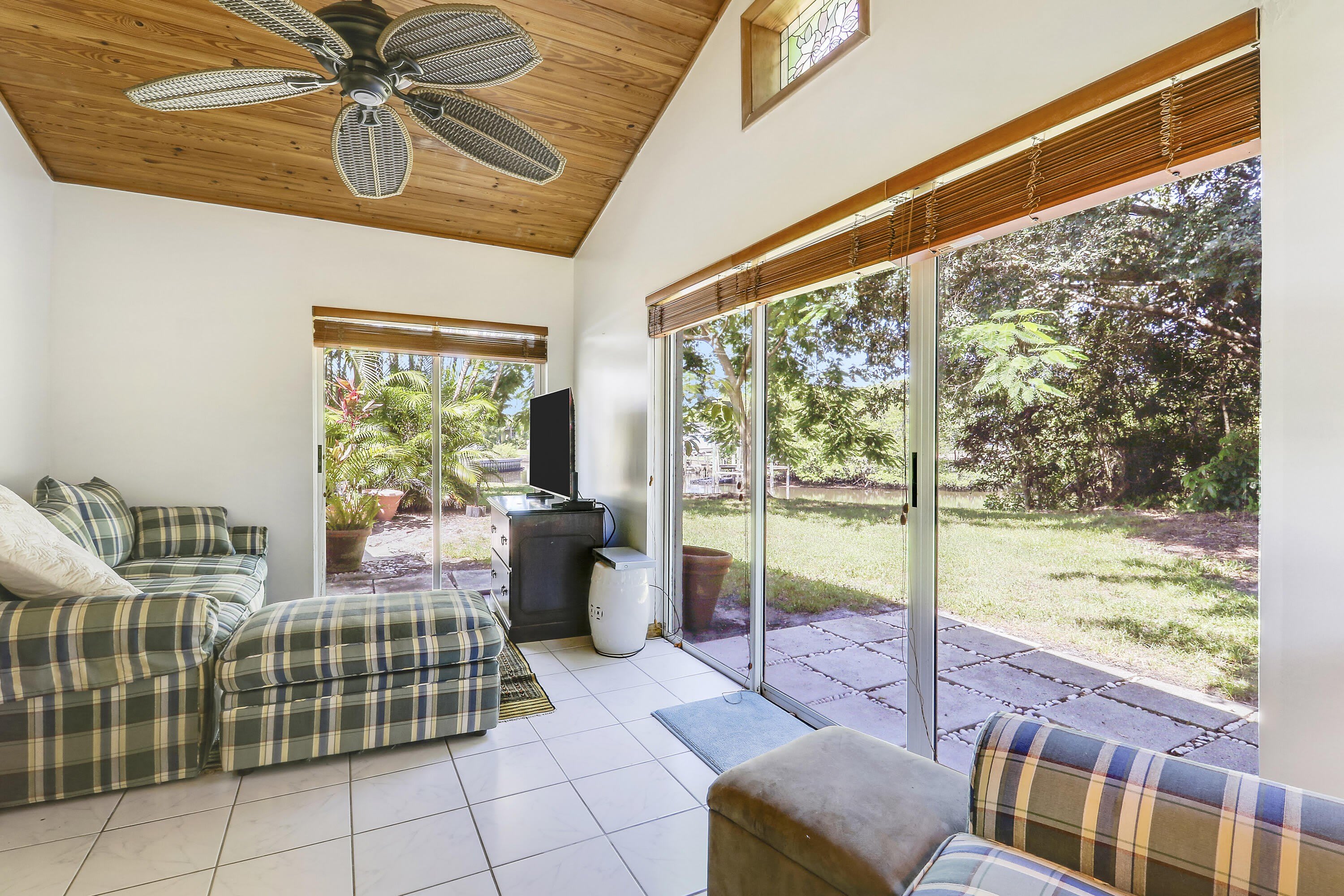 1329 Chippewa Street – photo 4