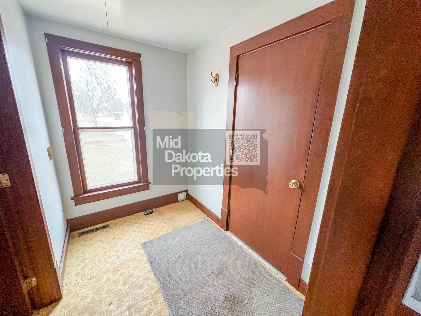 101 W Wisconsin Tripp SD-3 bedroom, 1.5 bathroom house – photo 4