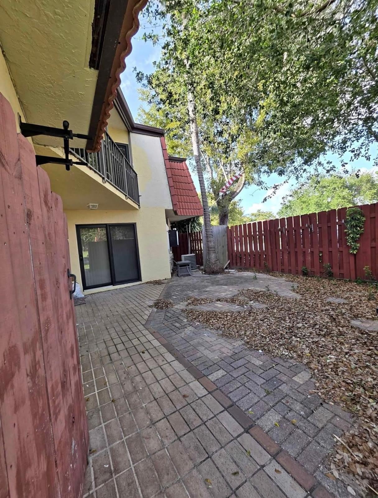 3928 Victoria Drive – photo 3
