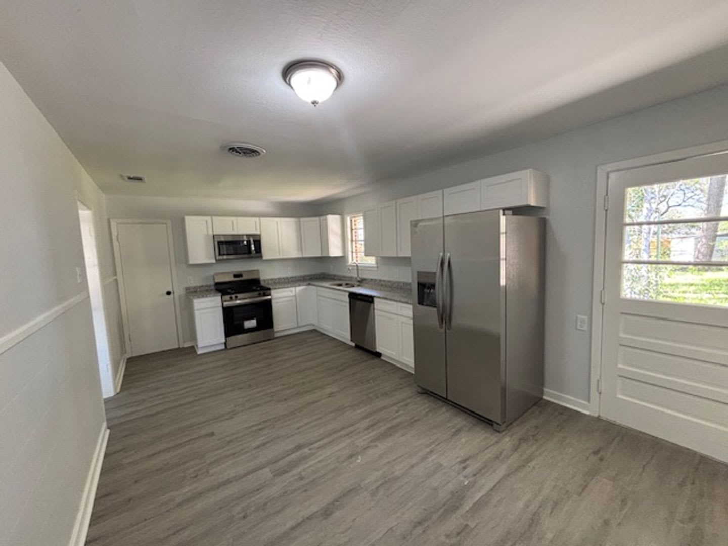 MAJOR PRICE DROP!! Stunning 3 bedroom 2 bath home in Baton Rouge, LA – photo 5