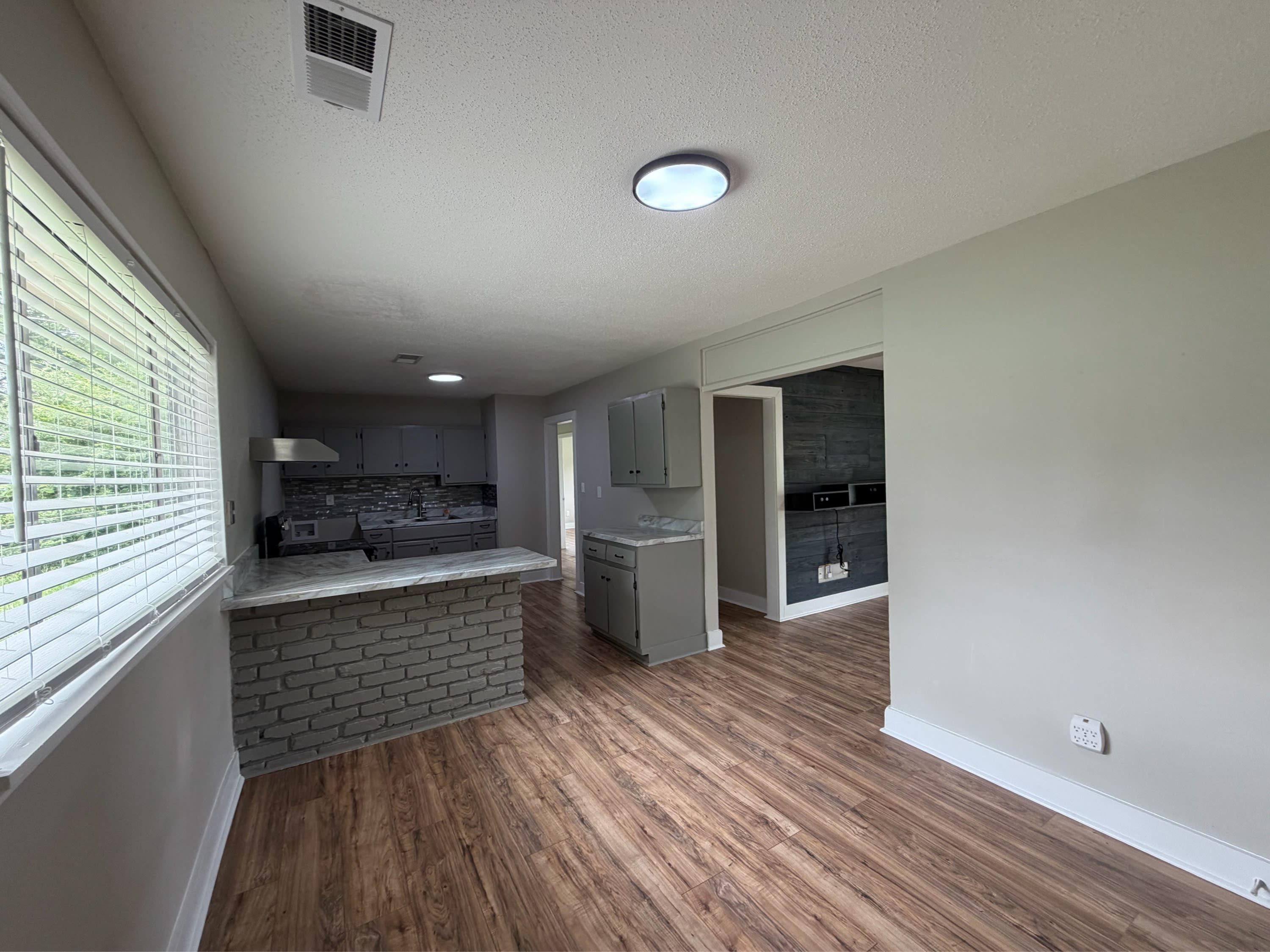 106 Whitney Avenue Northeast – photo 5