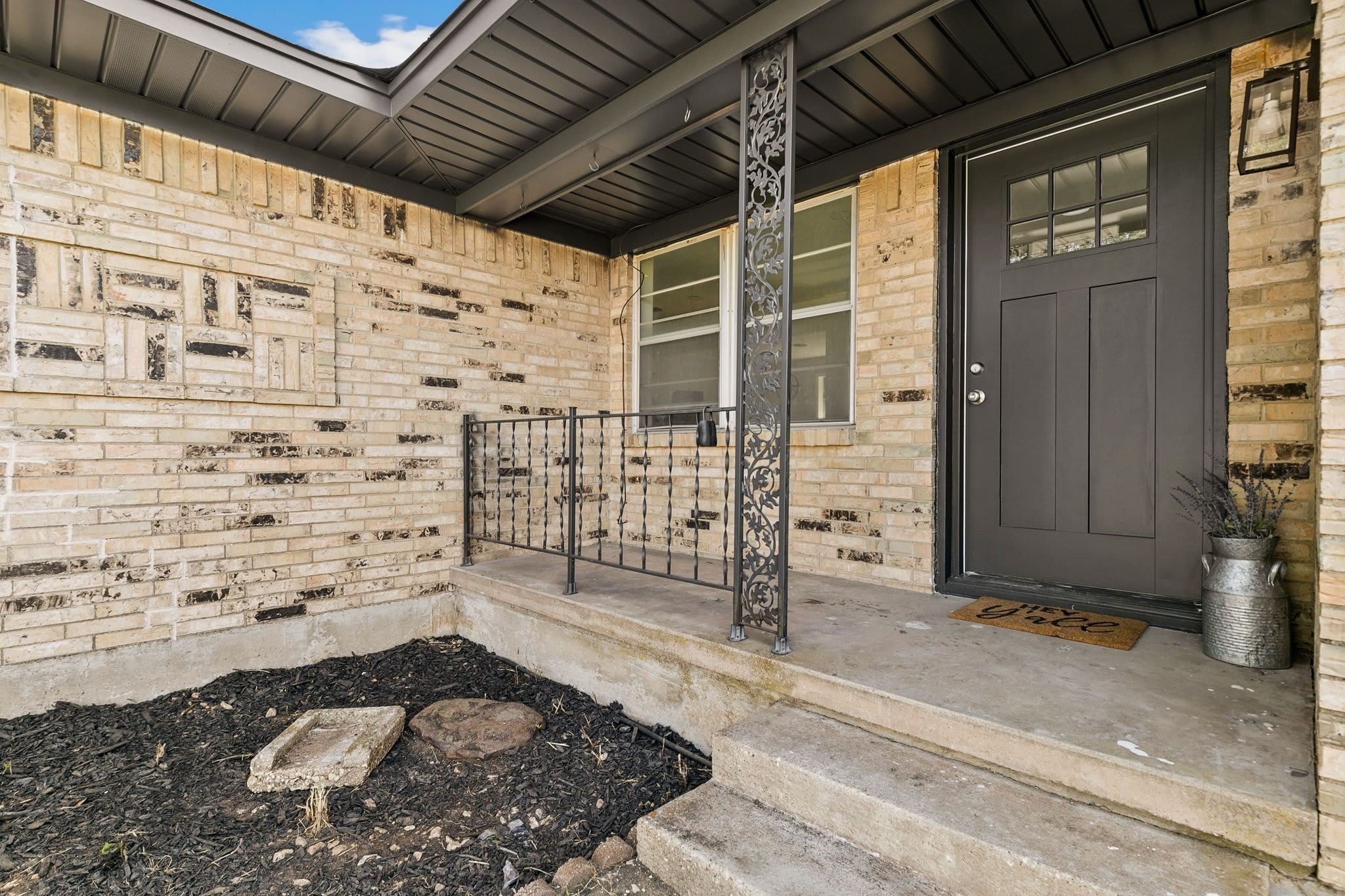 609 S Farmington Road – photo 3