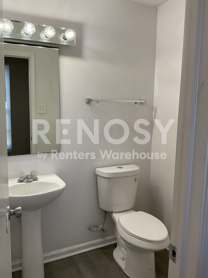 Beautifully Remodeled 3 Bed 2 5 Bath Home – photo 5
