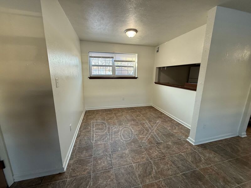 124 E Highland – photo 3