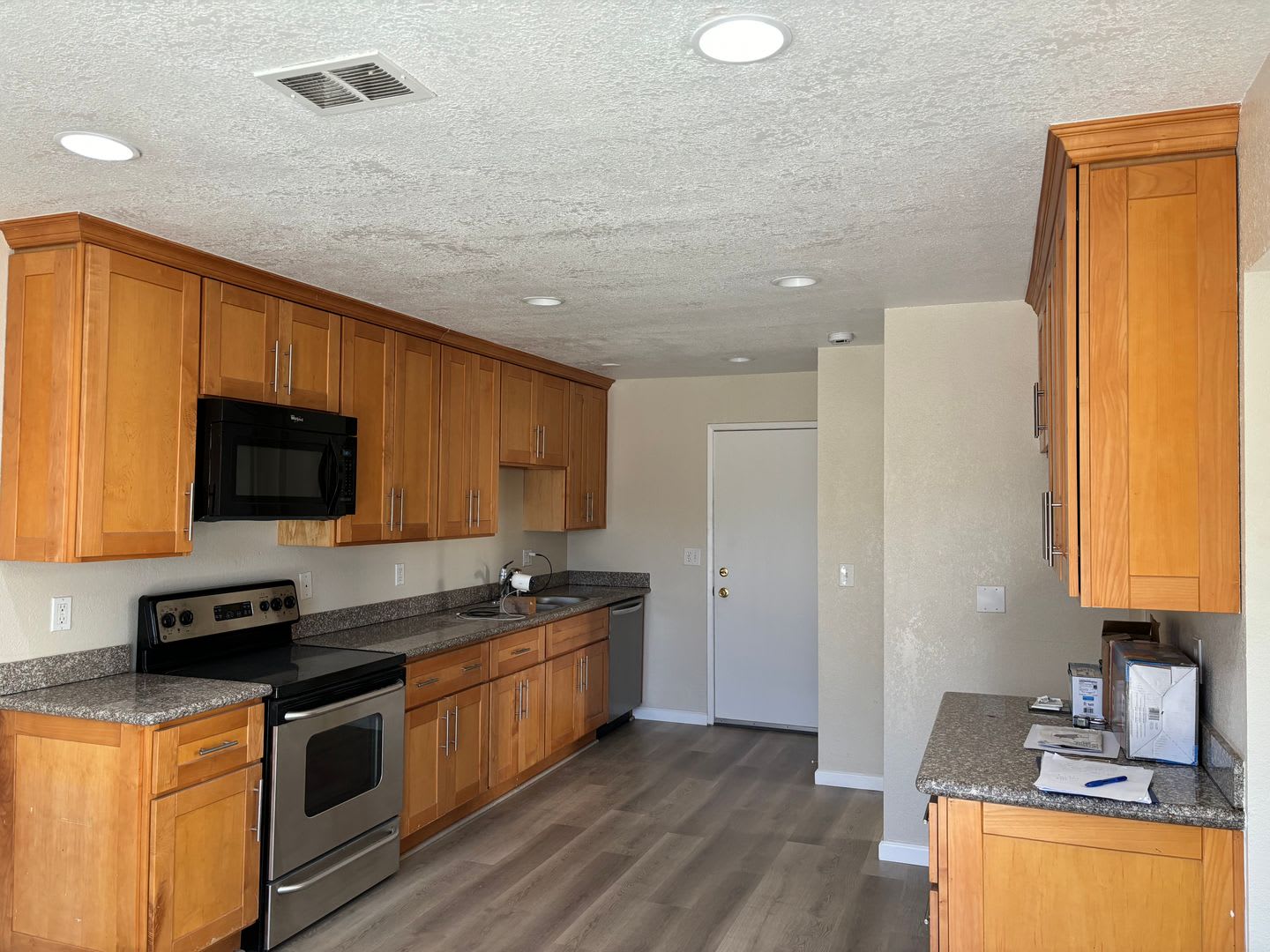 Great Oakley 3 Bedroom 2 5 Bathroom Plus Loft New Upgrades To Be Completed The End Of The Month Of July Upon Vacancy – photo 5