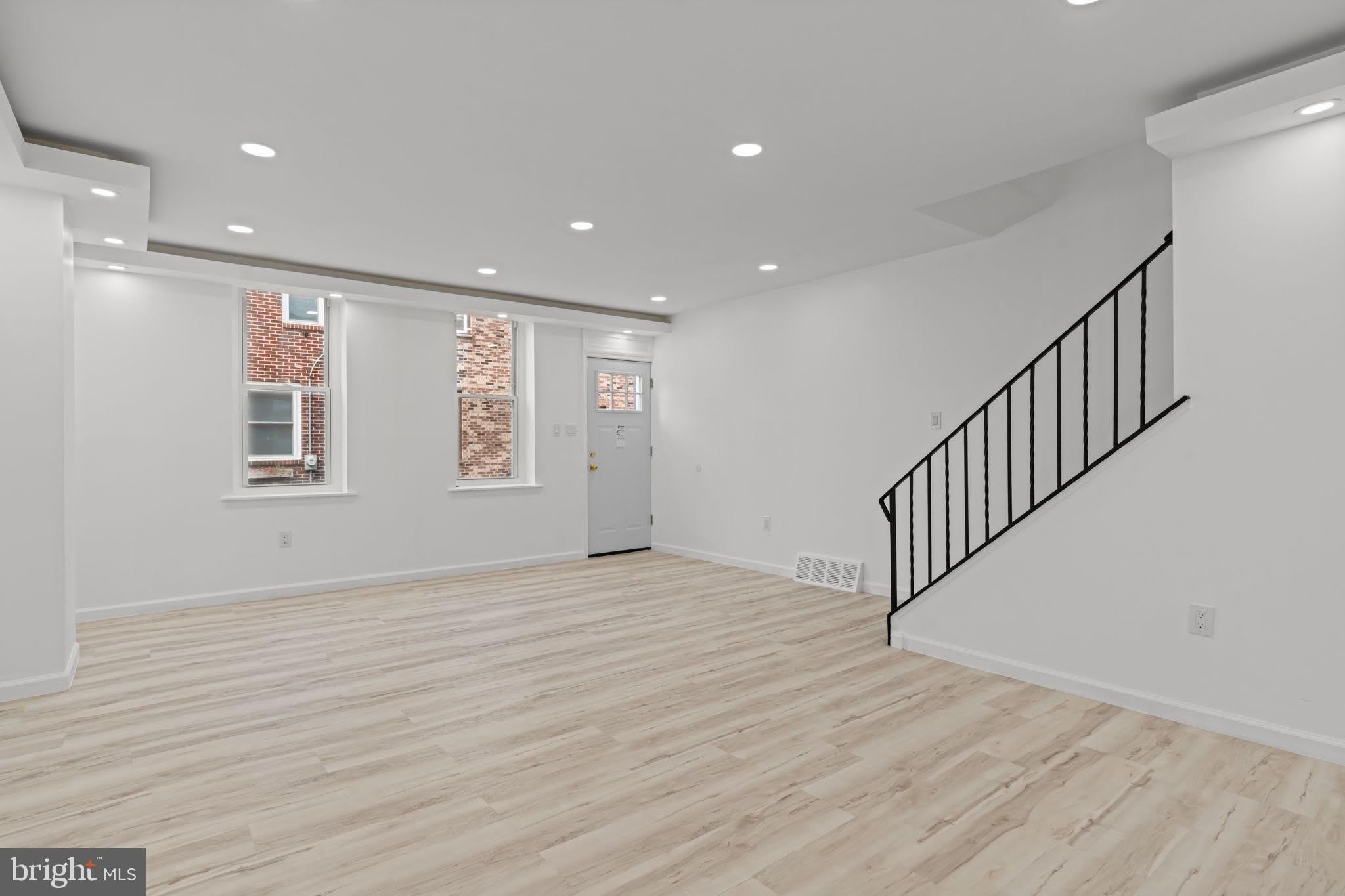 1933 N PALETHORP Street – photo 4