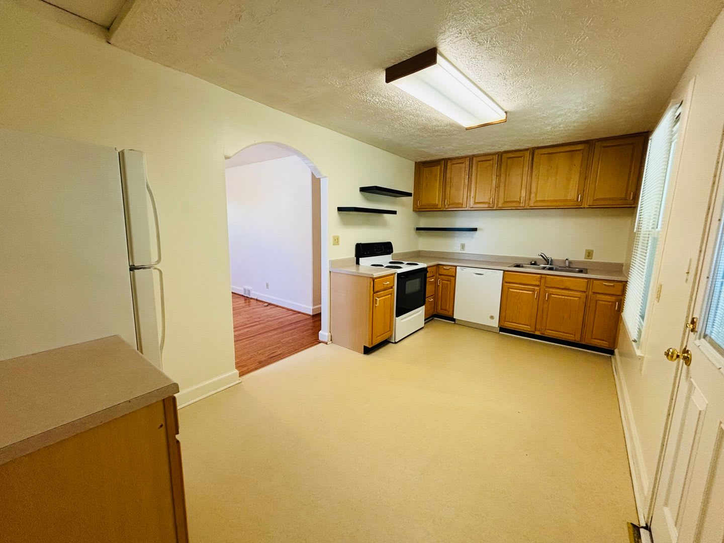 1 Bedroom 1 Bath Duplex – photo 4