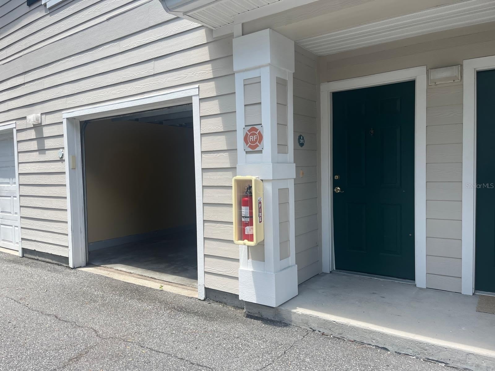 341 SOUTHERN PECAN Circle – photo 2
