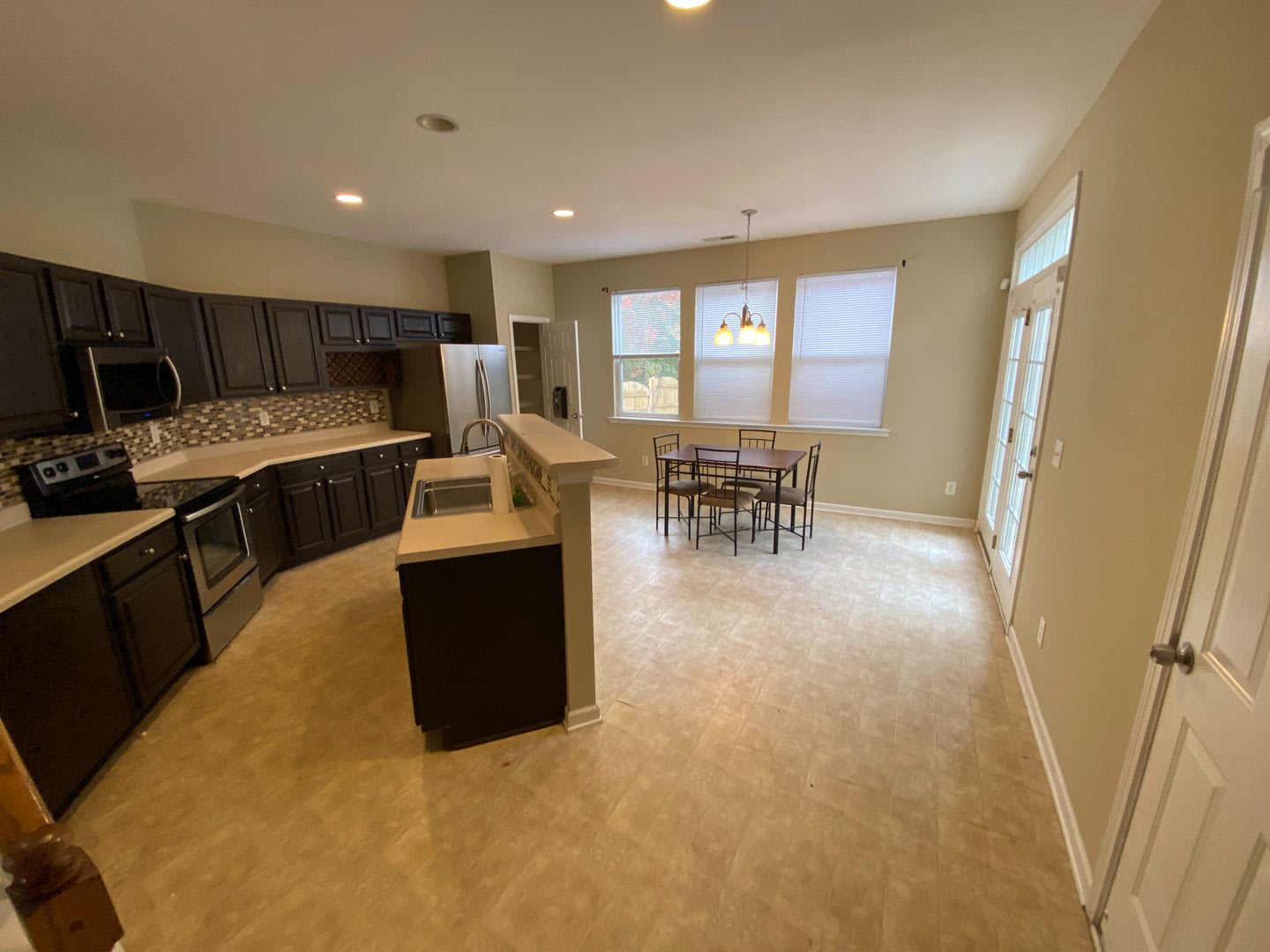 Room In 3 Bedroom Home At Meryton Park Wy – photo 5