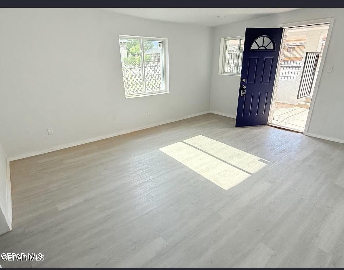 5658 DAILEY Avenue – photo 4