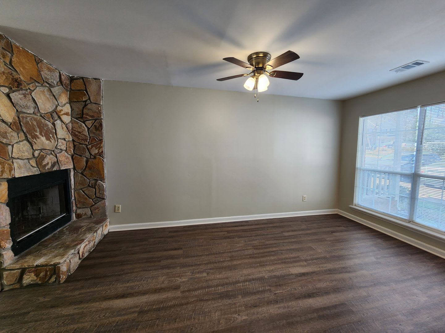 2 Bedroom Townhome in Windsor Grove – photo 4