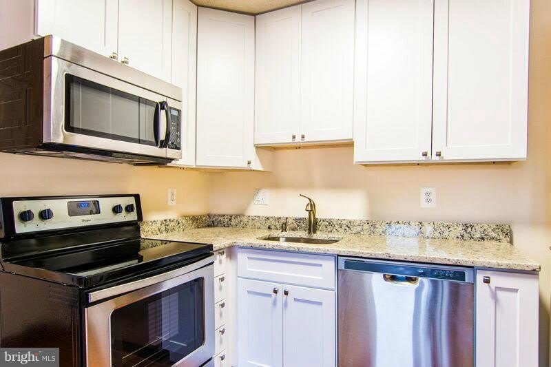 1704 Roberts Street – photo 2