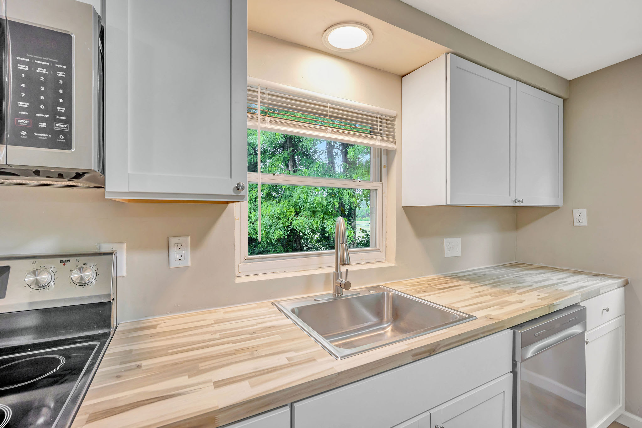 90 Miami Street – photo 4
