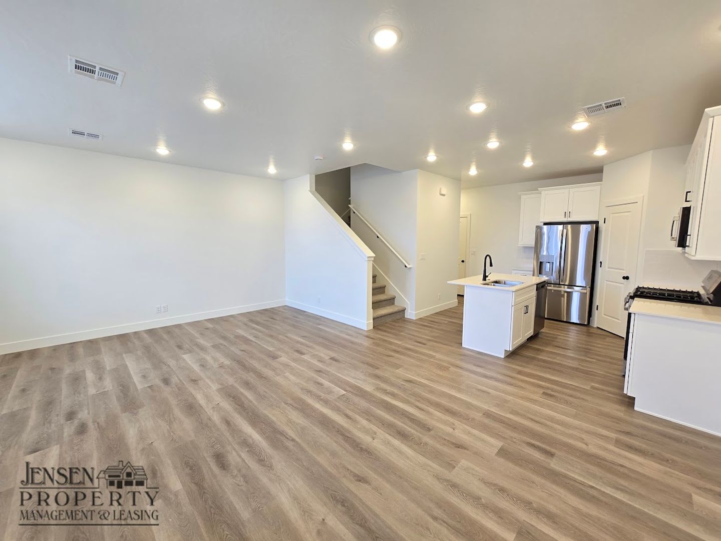 Newer Desert Color Town Home – photo 5