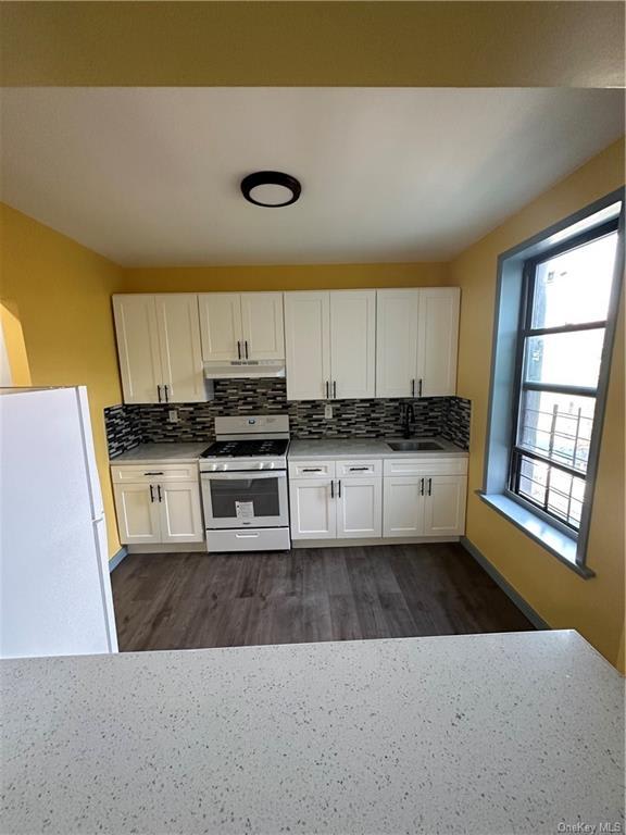 2120 Mapes Avenue – photo 3