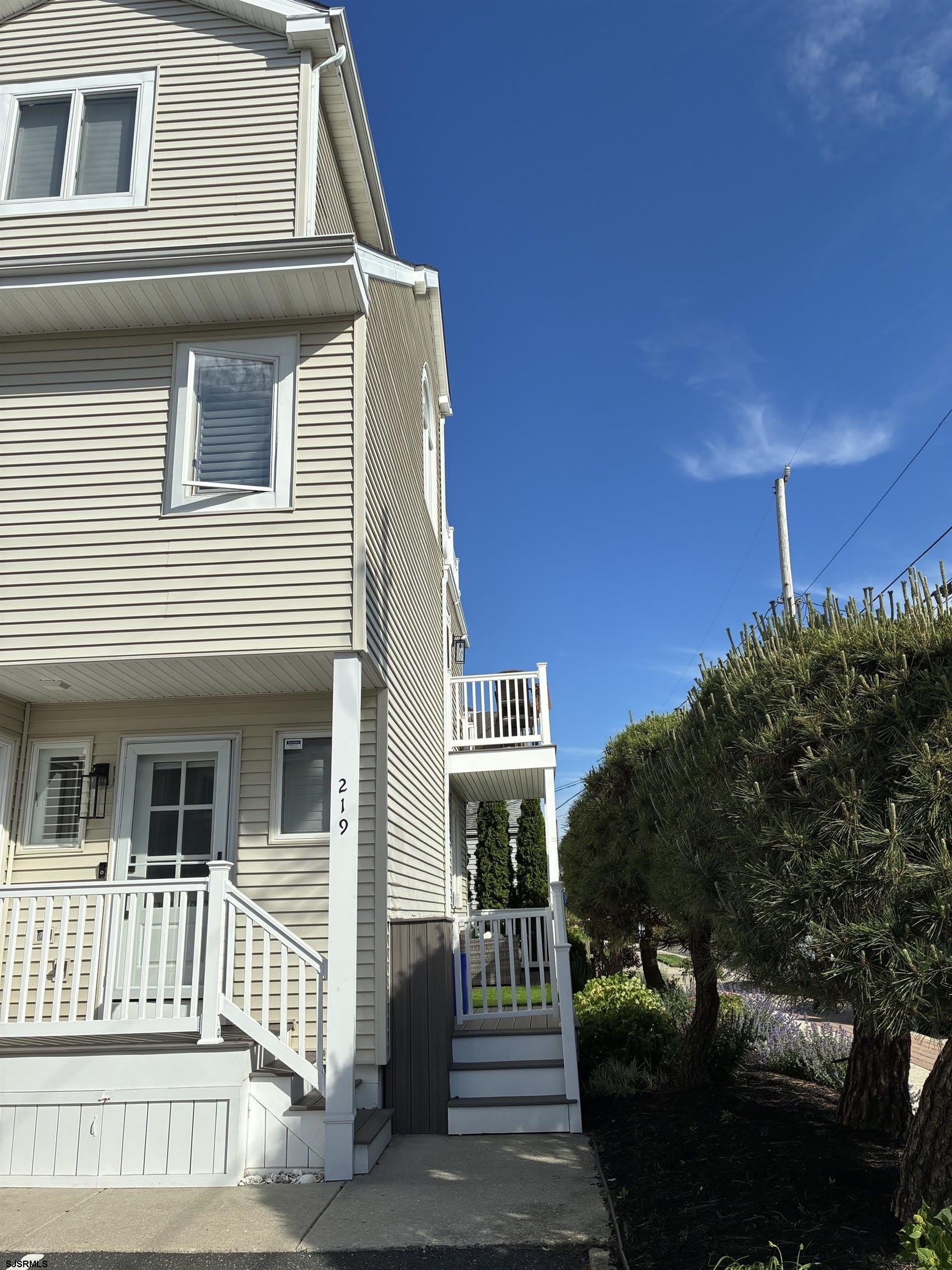 219 N 36 Ave – photo 2