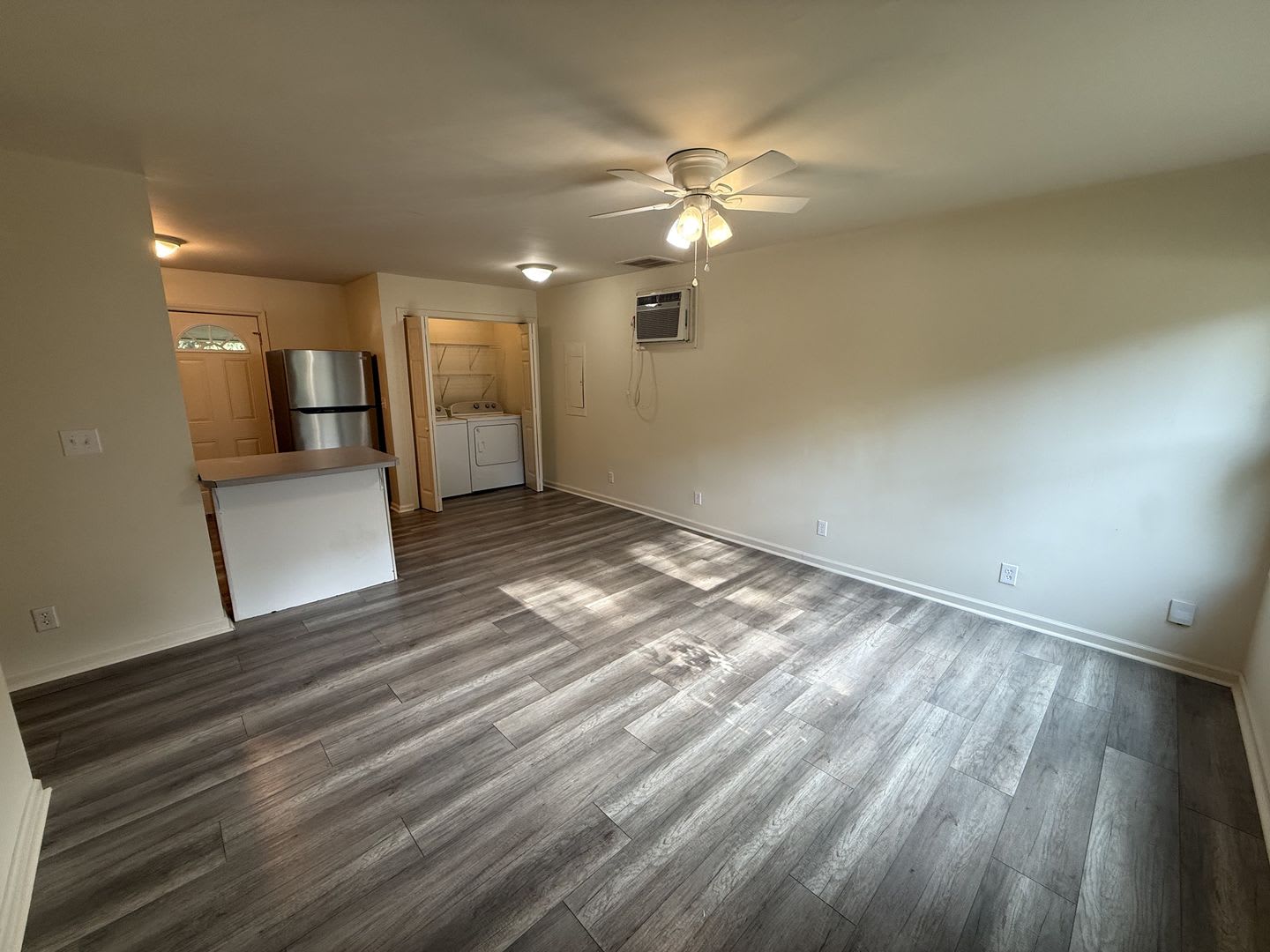 Remodeled 3 Bedroom Home In Boulevard Neighborhood – photo 2