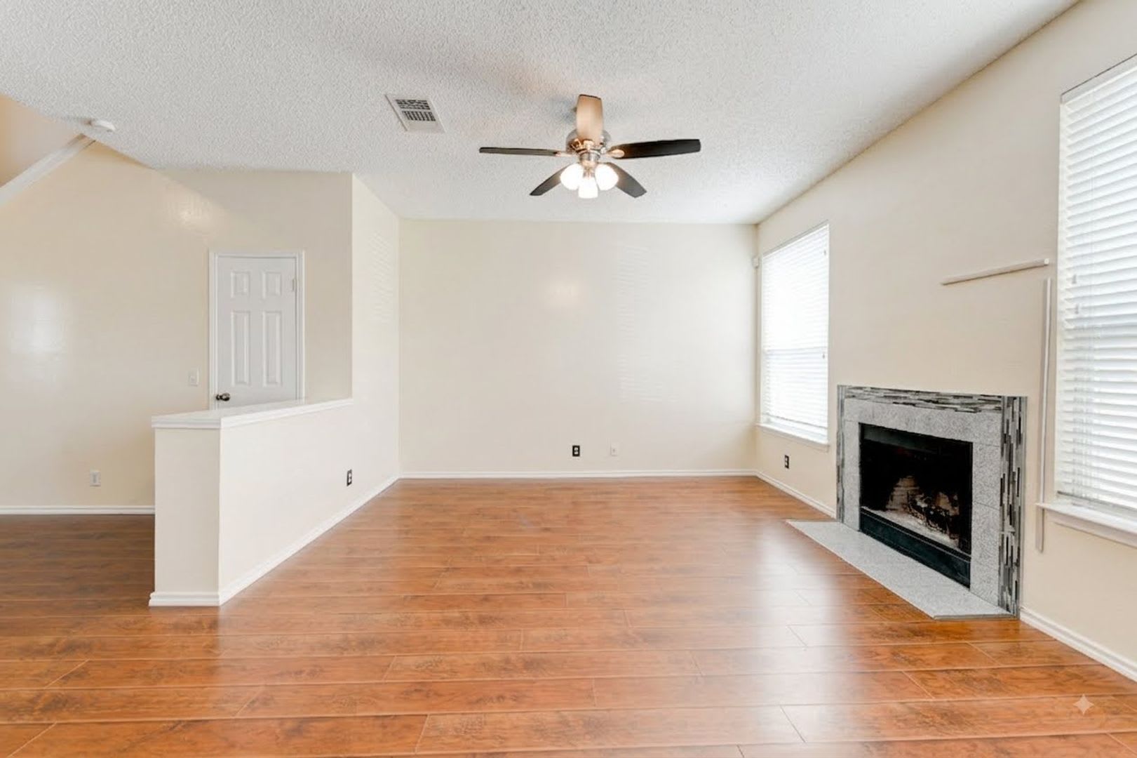Spacious and Updated Home in Prime Location – photo 5