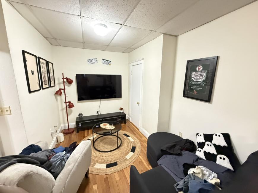 60 Chiswick Rd. – photo 2