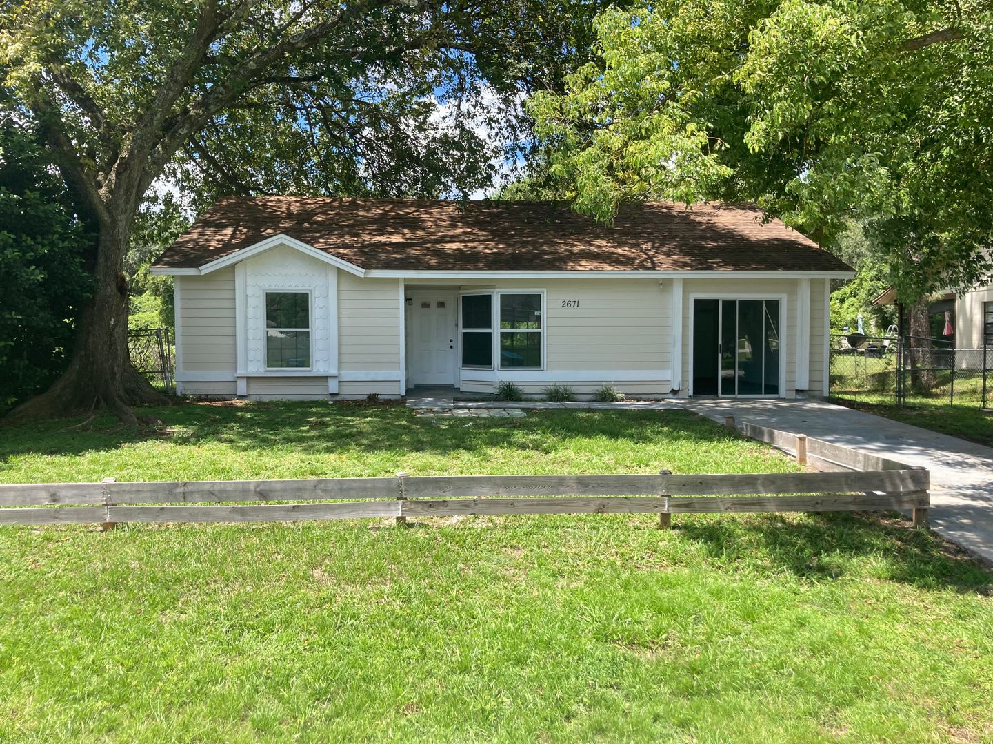 4 Bed 2 Bath Home – photo 1